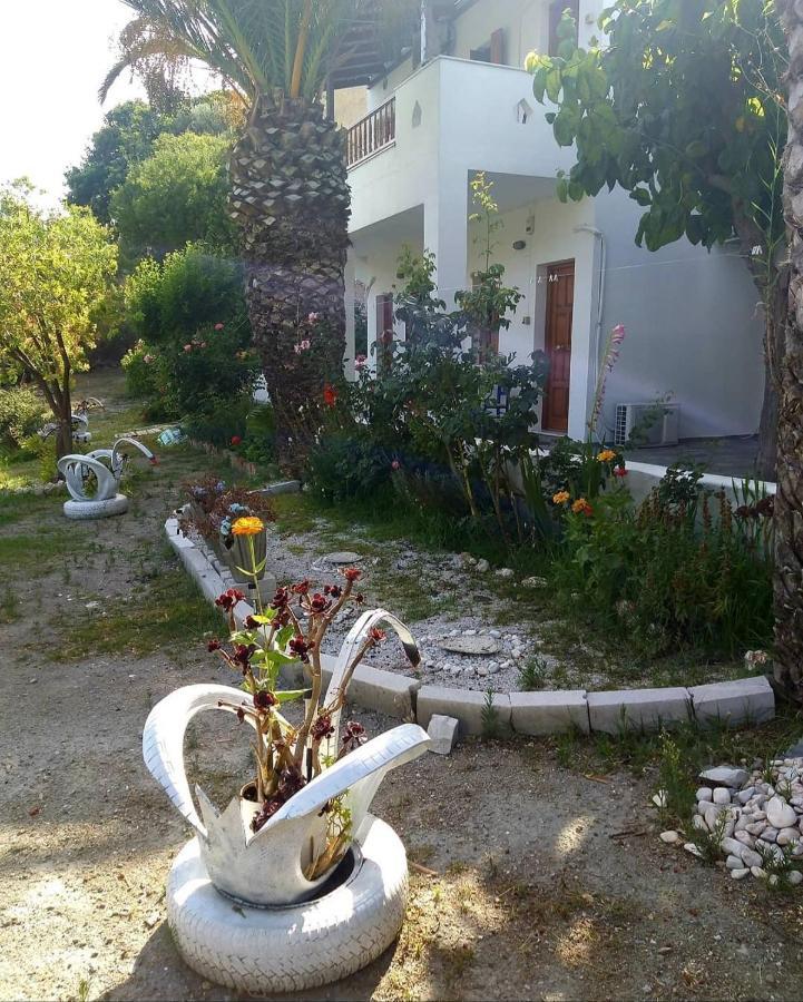 Mavrikou Helen Apartments Skyros Exterior foto
